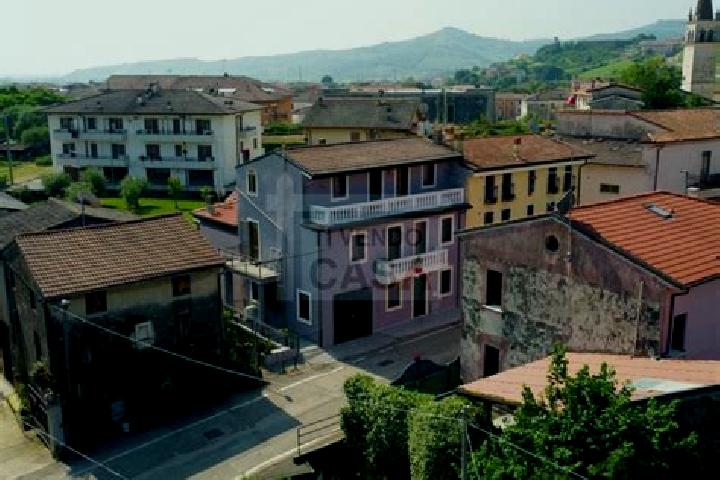 Eleanor, 22 — Escort in Montecchia di Crosara, Italy