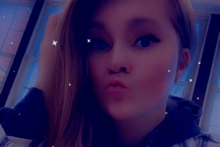 Eleanor, 22 — Escort in Parkersburg, United States