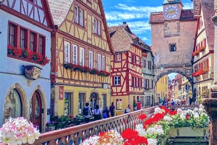 Eleanor, 22 — Escort in Rackith, Germany
