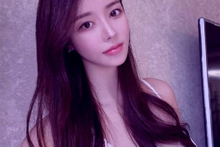 Eleanor, 22 — Escort in Yingshouyingzi, China