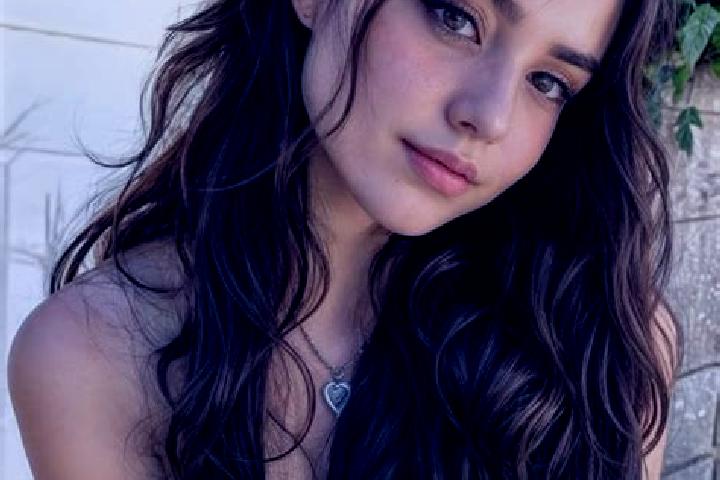 Eleanor, 23, a auburn hazel-eyed indian companion based in Nuvolera. Offering Party Girl, Dinner Date, Deep French Kissing. Available for incall and outcall,...