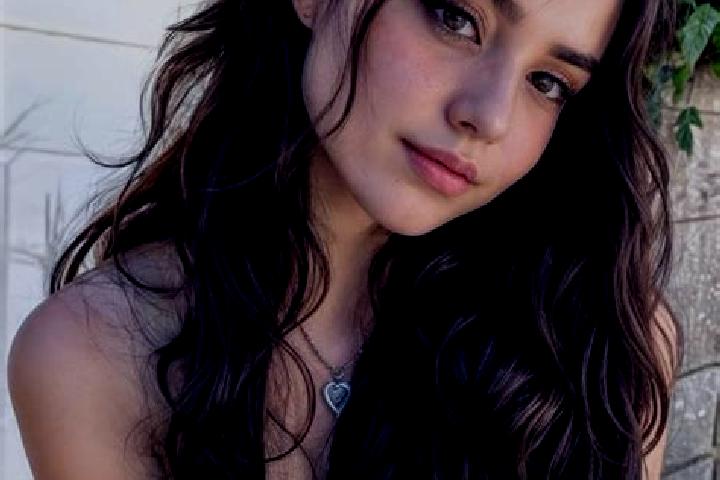 Eleanor, 23, a auburn hazel-eyed mediterranean companion based in Carleton North. Offering Party Girl, Girlfriend Experience, BDSM, Prostate Massage. Availab...