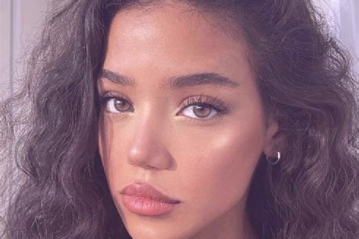 Eleanor, 23, a black brown-eyed mixed companion based in Gandra. Offering Duos, CIM. Available for incall and outcall, overnight bookings available.