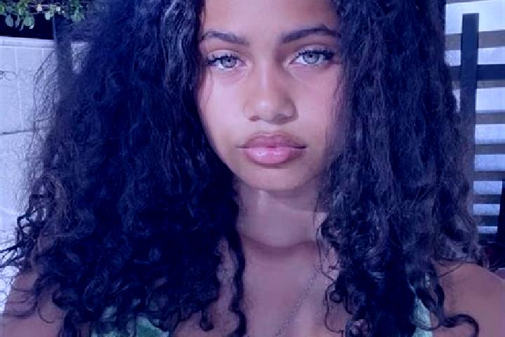 Eleanor, 23, a black green-eyed mixed companion based in Castroverde. Offering 69, Girlfriend Experience. Available for incall and outcall, day and evening d...