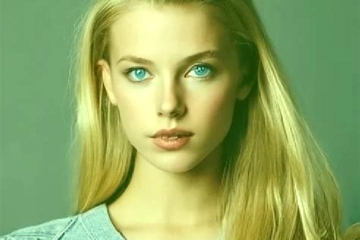 Eleanor, 23, a blonde grey-eyed mixed companion based in Vega Larga. Offering Domination, Fetish, CIM, Couples. Available for incall and outcall, overnight b...