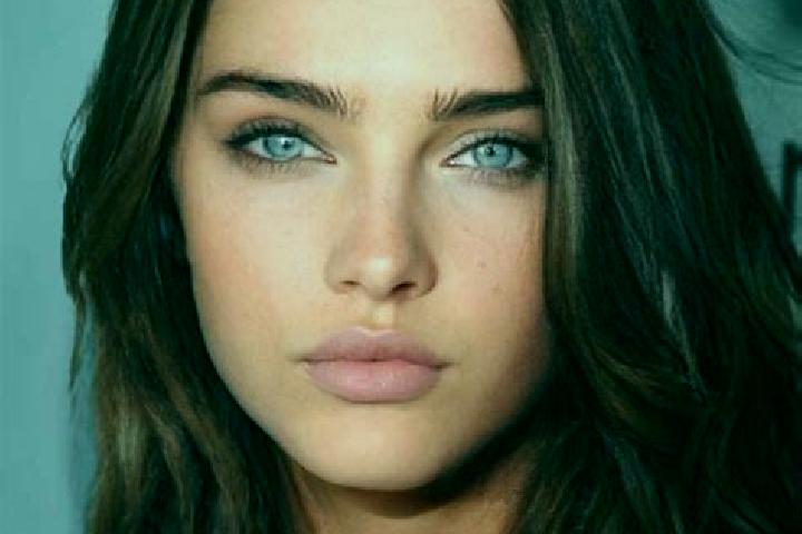Eleanor, 23, a brunette grey-eyed caucasian companion based in Barakpur. Offering GFE, Overnight. Available for incall and outcall, day and evening dates.