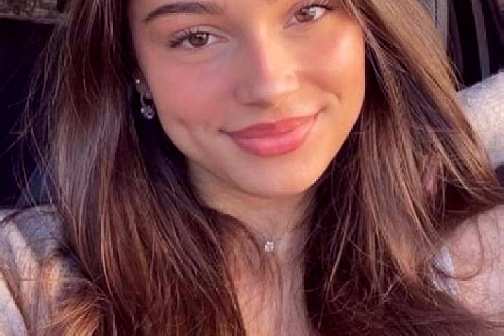 Eleanor, 23, a brunette hazel-eyed latina companion based in Cuvelai. Offering Travel Companion, Prostate Massage. Available for incall and outcall, day and ...