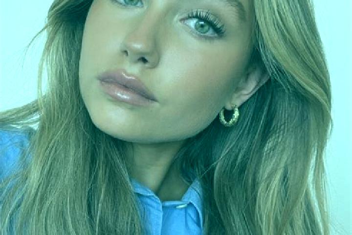 Eleanor, 23, a dark blonde green-eyed asian companion based in Grums. Offering Erotic Massage, BDSM, Prostate Massage. Available for incall and outcall, day ...