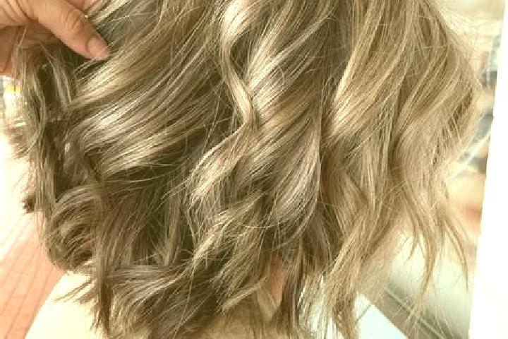 Eleanor, 23, a dark blonde grey-eyed caucasian companion based in Lalim. Offering Striptease, Couples, Travel Companion, BDSM. Available for incall and outca...