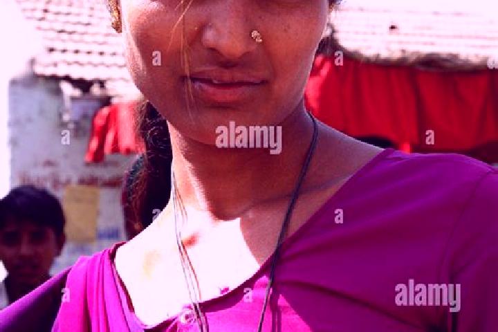 Eleanor, 23, a red green-eyed indian companion based in Sariabali. Offering Overnight, OWO. Available for incall and outcall, day and evening dates.