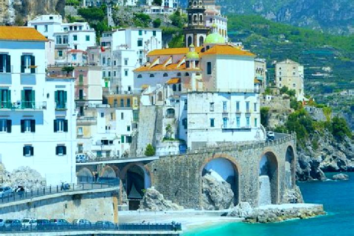 Eleanor, 23 — Escort in Bargagli, Italy