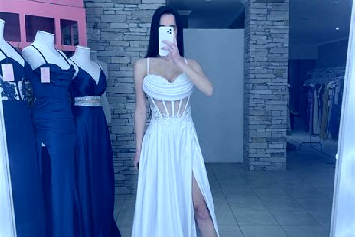 Eleanor, 23 — Escort in Blancas, Spain