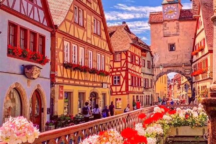 Eleanor, 23 — Escort in Kleinmaischeid, Germany