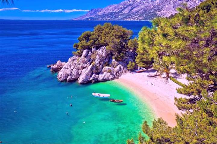 Eleanor, 23 — Escort in Makarska, Croatia
