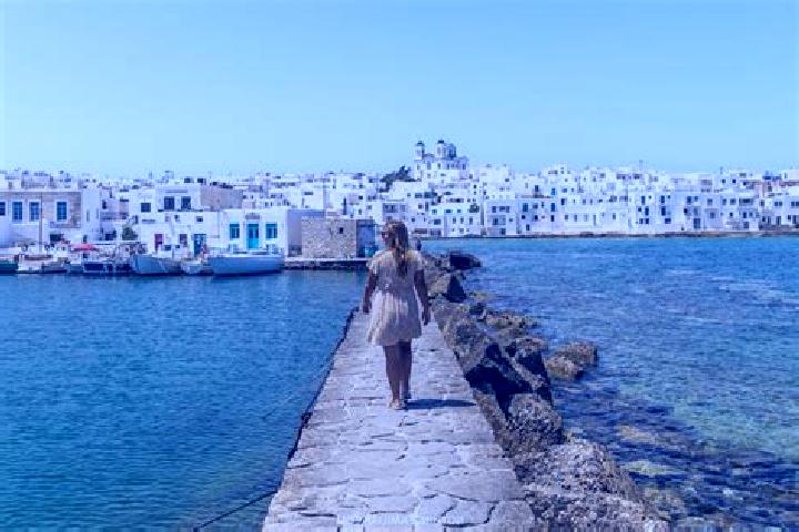 Eleanor, 23 — Escort in Paros, Greece