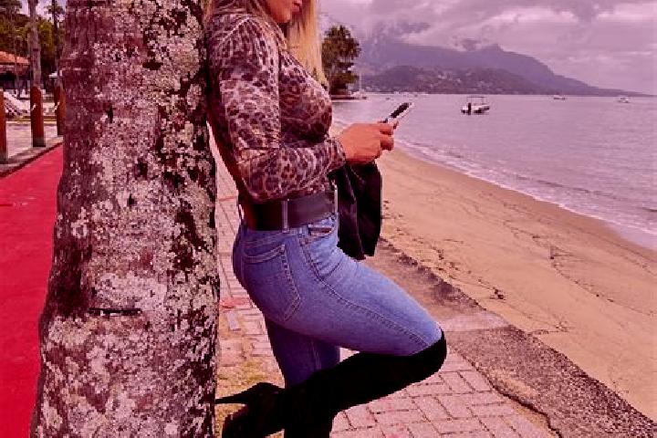 Eleanor, 23 — Escort in Roca Sales, Brazil