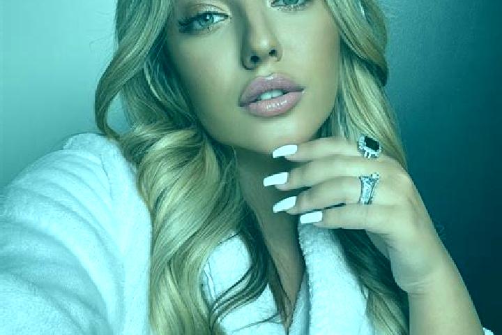 Eleanor, 23 — Escort in Salgadinho, Brazil