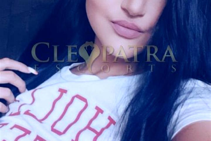 Eleanor, 24, a black brown-eyed asian companion based in Halasu. Offering OWO, Tantra, Fetish. Available for incall and outcall, day and evening dates.
