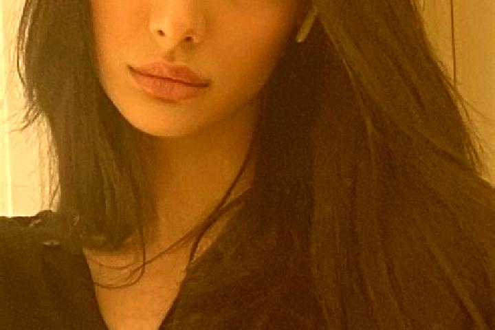 Eleanor, 24, a black dark-eyed middle eastern companion based in Buyale. Offering GFE, Party Girl. Available for incall and outcall, day and evening dates.