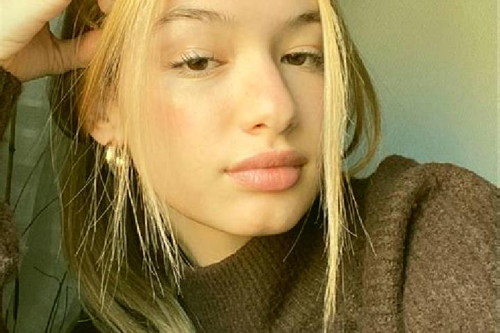 Eleanor, 24, a blonde brown-eyed mixed companion based in Kapooka. Offering Striptease, GFE, A-Level, BDSM, Roleplay. Available for incall and outcall, overn...