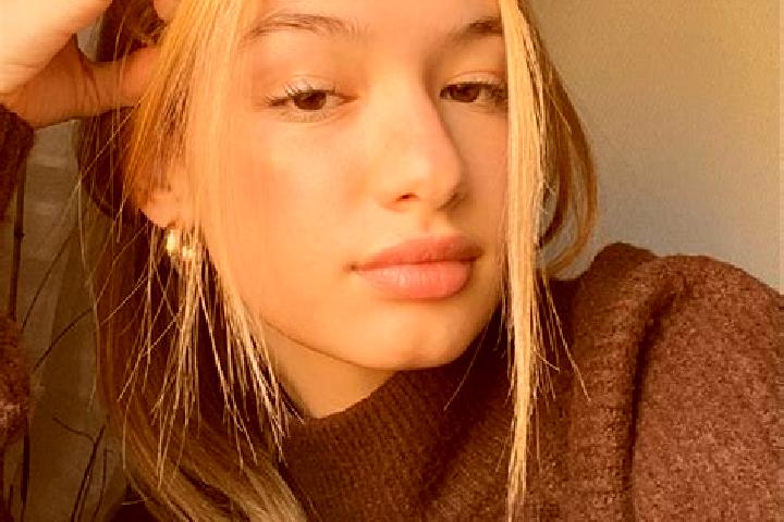 Eleanor, 24, a blonde brown-eyed mixed companion based in Mets Ayrum. Offering OWO, Roleplay, 69. Available for incall and outcall, day and evening dates.