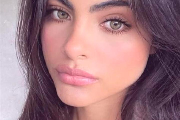 Eleanor, 24, a brunette brown-eyed middle eastern companion based in Bouobly. Offering Dinner Date, Duos, Girlfriend Experience, Tantra, Fetish. Available fo...