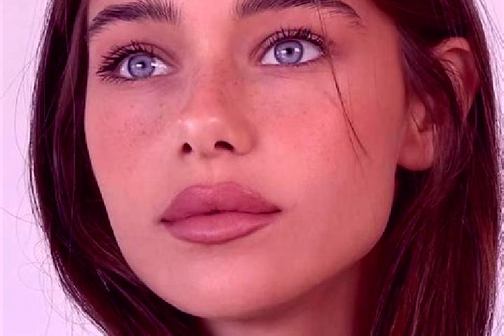 Eleanor, 24, a brunette brown-eyed slavic companion based in Leimen. Offering Striptease, Tantra. Available for incall and outcall, day and evening dates.