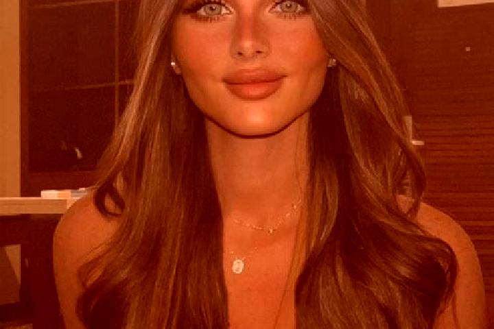 Eleanor, 24, a brunette dark-eyed mixed companion based in Abyek. Offering Overnight, CIM, Erotic Massage. Available for incall and outcall, overnight bookin...