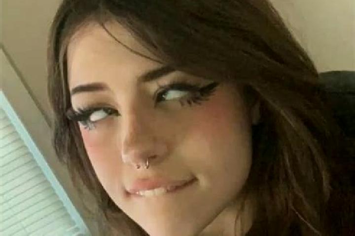 Eleanor, 24, a brunette grey-eyed caucasian companion based in Viriville. Offering Party Girl, A-Level, Fetish, OWO. Available for incall and outcall, overni...