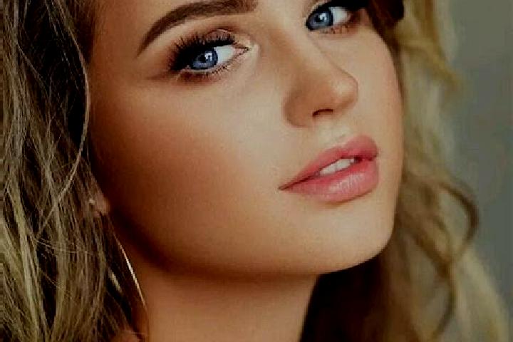 Eleanor, 24, a dark blonde blue-eyed slavic companion based in Kamtuli. Offering 69, OWO, Tantra, BDSM, Domination. Available for incall and outcall, overnig...