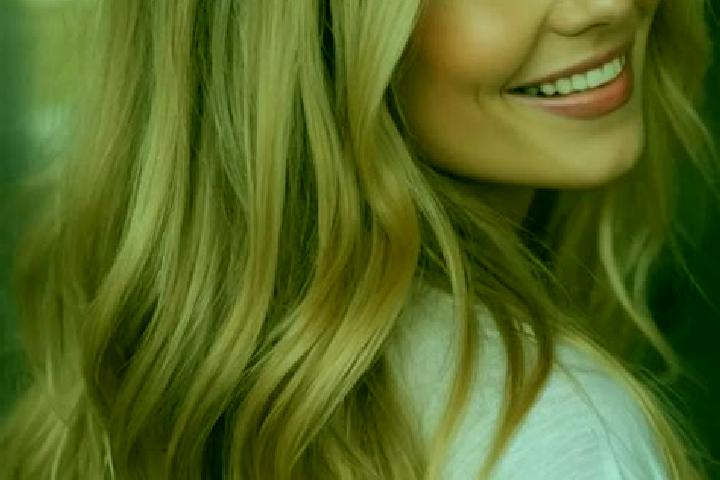 Eleanor, 24, a dark blonde hazel-eyed caucasian companion based in Poio. Offering 69, Party Girl, Travel Companion. Available for incall and outcall, overnig...