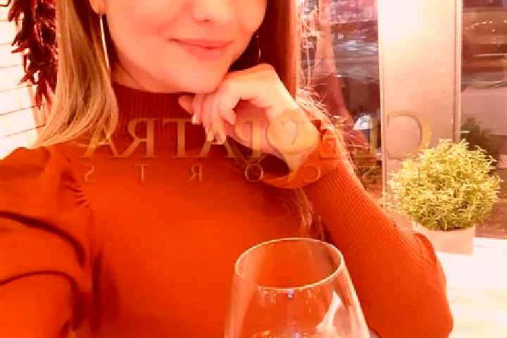 Eleanor, 24, a red brown-eyed indian companion based in Canada de Soto. Offering BDSM, Dinner Date, OWO. Available for incall and outcall, day and evening da...
