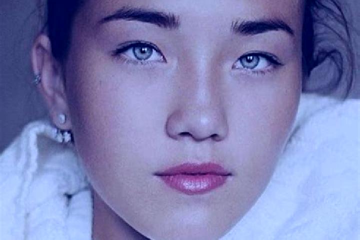 Eleanor, 24, a red grey-eyed caucasian companion based in Mutejovice. Offering Travel Companion, Massage, A-Level, Overnight. Available for incall and outcal...