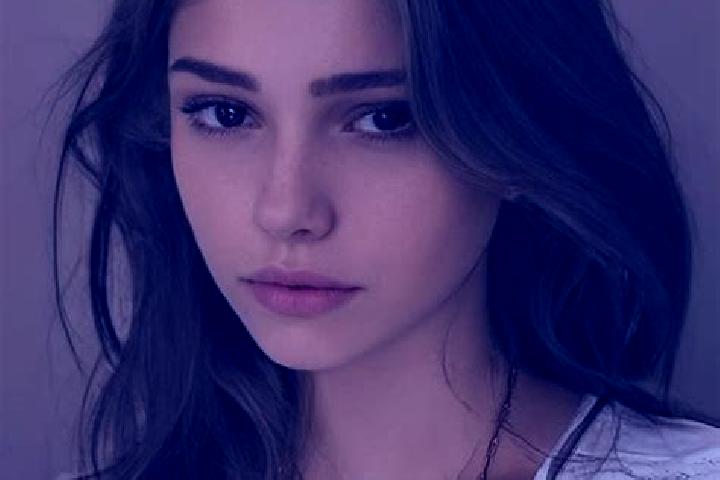 Eleanor, 24, a red grey-eyed slavic companion based in Hengevelde. Offering Massage, Party Girl, Roleplay, Domination. Available for incall and outcall, day ...
