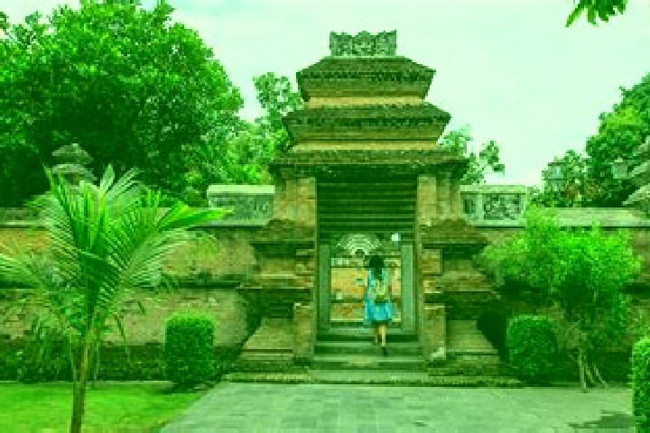 Eleanor, 24 — Escort in Banjar Gede, Indonesia