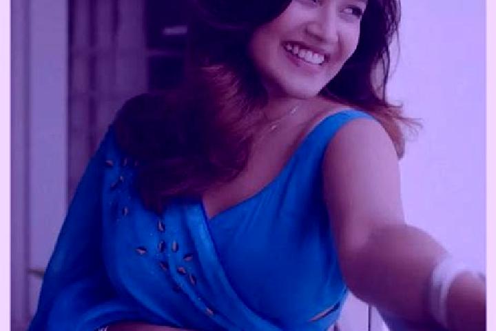 Eleanor, 24 — Escort in Beldanga, India