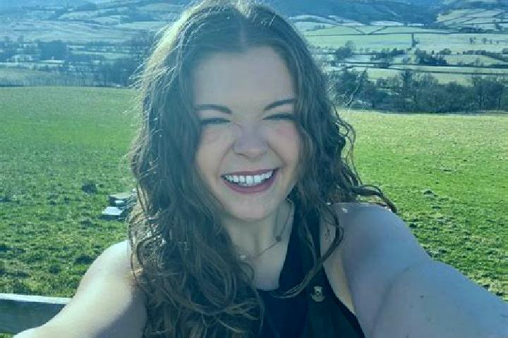 Eleanor, 24 — Escort in Cavanagh, Argentina