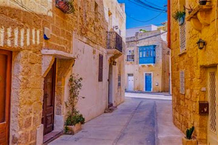 Eleanor, 24 — Escort in Naxxar, Malta