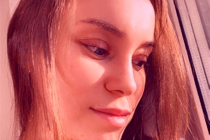 Eleanor, 24 — Escort in Yadrin, Russia