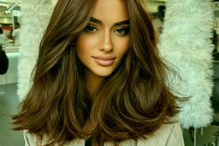 Eleanor, 25, a auburn brown-eyed latina companion based in Spiez. Offering Massage, GFE. Available for incall and outcall, overnight bookings available.