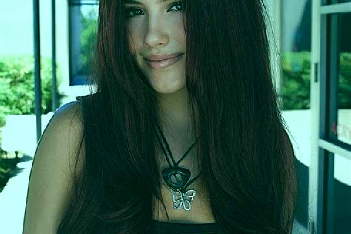 Eleanor, 25, a auburn dark-eyed caucasian companion based in Wasilkow. Offering Party Girl, 69, Striptease, Massage, Dinner Date. Available for incall and ou...