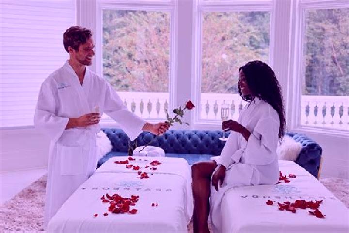 Eleanor, 25, a auburn grey-eyed ebony companion based in Hizma. Offering Couples, Erotic Massage, Girlfriend Experience, Dinner Date. Available for incall an...