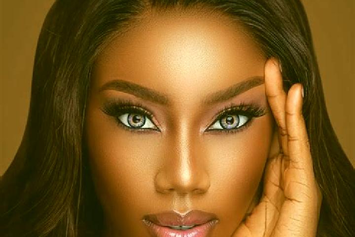 Eleanor, 25, a red blue-eyed ebony companion based in Nitiadougou. Offering Massage, Fetish, Striptease. Available for incall and outcall, overnight bookings...
