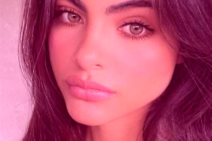 Eleanor, 25, a red green-eyed indian companion based in Xialiang. Offering Duos, Couples, Tantra, BDSM. Available for incall and outcall, overnight bookings ...