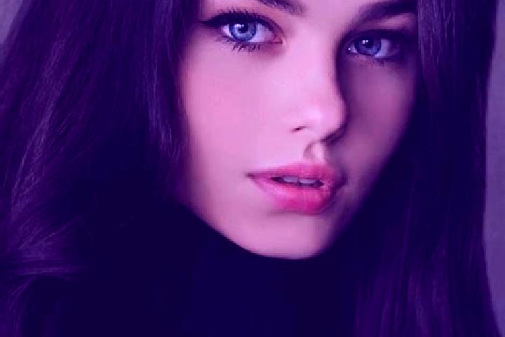 Eleanor, 25, a red grey-eyed slavic companion based in Borgo Revel. Offering Duos, Couples, BDSM. Available for incall and outcall, day and evening dates.