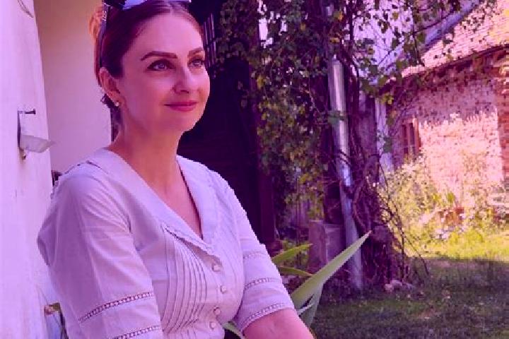 Eleanor, 25 — Escort in Capu Codrului, Romania