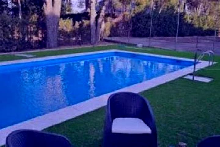 Eleanor, 25 — Escort in La Muela, Spain