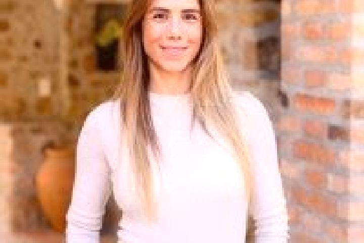 Eleanor, 25 — Escort in Villa Roulet, Argentina