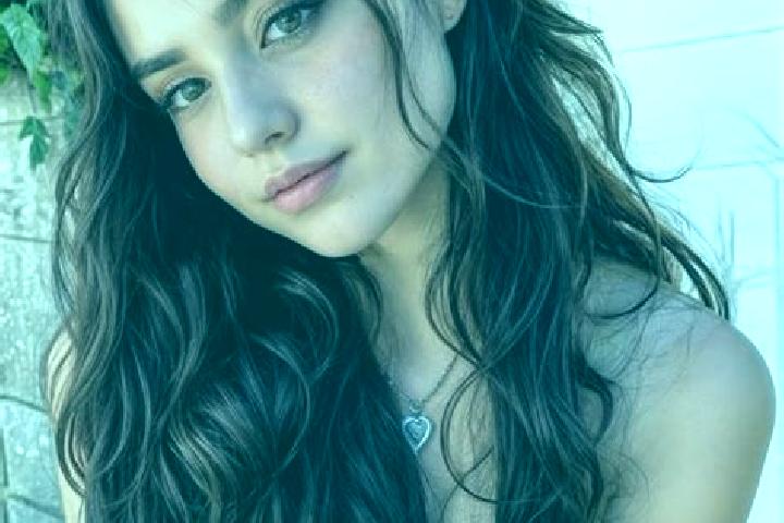 Eleanor, 26, a auburn hazel-eyed middle eastern companion based in Paotana Hat. Offering Tantra, CIM, Prostate Massage. Available for incall and outcall, day...