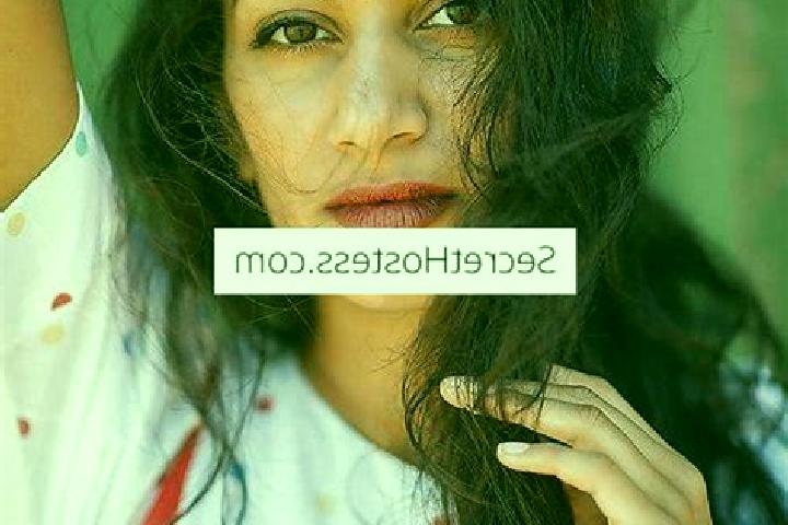 Eleanor, 26, a black amber-eyed indian companion based in Hoge Vucht. Offering Overnight, Tantra, Party Girl. Available for incall and outcall, day and eveni...